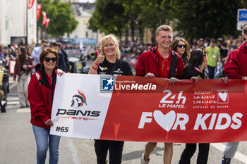 2024-06-14 - 65 SALES Rodrigo (usa), BECHE Mathias (swi), HUFFAKER Scott (usa), Panis Racing, Oreca 07 - Gibson #65, LMP2 PRO/AM, ambiance during the Grande Parade des Pilotes of the 2024 24 Hours of Le Mans, 4th round of the 2024 FIA World Endurance Championship, on the Circuit des 24 Heures du Mans, on June 14, 2024 in Le Mans, France - 24 HEURES DU MANS 2024 - PARADE - ENDURANCE - MOTORS