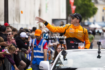 2024-06-14 - COTTINGHAM James (gbr), United Autosports, McLaren 720S GT3 Evo #59, LM GT3, FIA WEC, portrait during the Grande Parade des Pilotes of the 2024 24 Hours of Le Mans, 4th round of the 2024 FIA World Endurance Championship, on the Circuit des 24 Heures du Mans, on June 14, 2024 in Le Mans, France - 24 HEURES DU MANS 2024 - PARADE - ENDURANCE - MOTORS