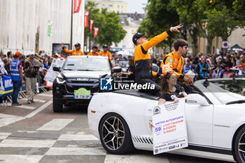 2024-06-14 - COTTINGHAM James (gbr), United Autosports, McLaren 720S GT3 Evo #59, LM GT3, FIA WEC, portrait during the Grande Parade des Pilotes of the 2024 24 Hours of Le Mans, 4th round of the 2024 FIA World Endurance Championship, on the Circuit des 24 Heures du Mans, on June 14, 2024 in Le Mans, France - 24 HEURES DU MANS 2024 - PARADE - ENDURANCE - MOTORS