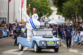 2024-06-14 - Michelin during the Grande Parade des Pilotes of the 2024 24 Hours of Le Mans, 4th round of the 2024 FIA World Endurance Championship, on the Circuit des 24 Heures du Mans, on June 14, 2024 in Le Mans, France - 24 HEURES DU MANS 2024 - PARADE - ENDURANCE - MOTORS