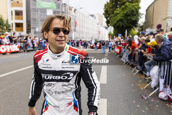 2024-06-14 - FARFUS Augusto (bra), Team WRT, BMW M4 GT3 #31, LM GT3, FIA WEC, portrait during the Grande Parade des Pilotes of the 2024 24 Hours of Le Mans, 4th round of the 2024 FIA World Endurance Championship, on the Circuit des 24 Heures du Mans, on June 14, 2024 in Le Mans, France - 24 HEURES DU MANS 2024 - PARADE - ENDURANCE - MOTORS