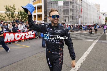 2024-06-14 - RAST René (ger), BMW M Team WRT, BMW Hybrid V8 #20, Hypercar, FIA WEC, portrait during the Grande Parade des Pilotes of the 2024 24 Hours of Le Mans, 4th round of the 2024 FIA World Endurance Championship, on the Circuit des 24 Heures du Mans, on June 14, 2024 in Le Mans, France - 24 HEURES DU MANS 2024 - PARADE - ENDURANCE - MOTORS