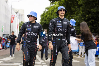 2024-06-14 - FRIJNS Robin (nld), BMW M Team WRT, BMW Hybrid V8 #20, Hypercar, FIA WEC, VAN DER LINDE Sheldon (zaf), BMW M Team WRT, BMW Hybrid V8 #20, Hypercar, FIA WEC, portrait during the Grande Parade des Pilotes of the 2024 24 Hours of Le Mans, 4th round of the 2024 FIA World Endurance Championship, on the Circuit des 24 Heures du Mans, on June 14, 2024 in Le Mans, France - 24 HEURES DU MANS 2024 - PARADE - ENDURANCE - MOTORS