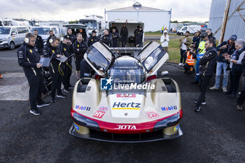 2024-06-14 - ILOTT Callum (gbr), Hertz Team Jota, Porsche 963 #12, Hypercar, FIA WEC, doing a shakedown on the Aerodrome of Le Mans during the 2024 24 Hours of Le Mans, 4th round of the 2024 FIA World Endurance Championship, on the Circuit des 24 Heures du Mans, on June 14, 2024 in Le Mans, France - 24 HEURES DU MANS 2024 - FRIDAY - ENDURANCE - MOTORS