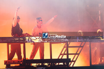 2024-06-14 - Concert Ofenbach during the 2024 24 Hours of Le Mans, 4th round of the 2024 FIA World Endurance Championship, on the Circuit des 24 Heures du Mans, on June 13, 2024 in Le Mans, France - 24 HEURES DU MANS 2024 - FRIDAY - ENDURANCE - MOTORS