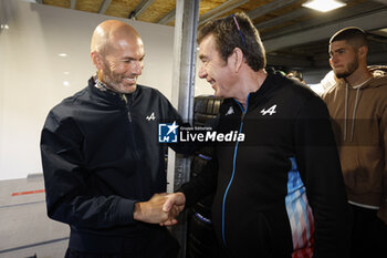 2024-06-15 - Zinedine Zidane FAMIN Bruno (fra), VP Motorsport of Alpine, portraitduring the pre-race of the 2024 24 Hours of Le Mans, 4th round of the 2024 FIA World Endurance Championship, on the Circuit des 24 Heures du Mans, on June 15, 2024 in Le Mans, France - 24 HEURES DU MANS 2024 - PRE-RACE - ENDURANCE - MOTORS