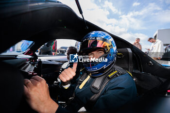 2024-06-15 - Zinedine Zidane, Alpine ambassador, portrait during the pre-race of the 2024 24 Hours of Le Mans, 4th round of the 2024 FIA World Endurance Championship, on the Circuit des 24 Heures du Mans, on June 15, 2024 in Le Mans, France - 24 HEURES DU MANS 2024 - PRE-RACE - ENDURANCE - MOTORS