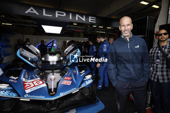 2024-06-15 - Zinedine Zidane during the pre-race of the 2024 24 Hours of Le Mans, 4th round of the 2024 FIA World Endurance Championship, on the Circuit des 24 Heures du Mans, on June 15, 2024 in Le Mans, France - 24 HEURES DU MANS 2024 - PRE-RACE - ENDURANCE - MOTORS