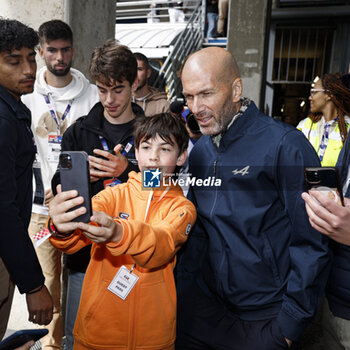 2024-06-15 - Zinedine Zidane during the pre-race of the 2024 24 Hours of Le Mans, 4th round of the 2024 FIA World Endurance Championship, on the Circuit des 24 Heures du Mans, on June 15, 2024 in Le Mans, France - 24 HEURES DU MANS 2024 - PRE-RACE - ENDURANCE - MOTORS