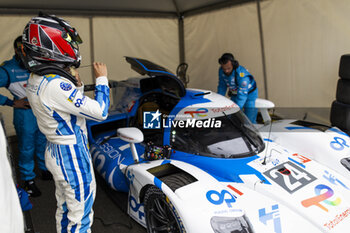 2024-06-15 - RICHELMI Stéphane, Mission H24, Hydrogen Parade during the pre-race of the 2024 24 Hours of Le Mans, 4th round of the 2024 FIA World Endurance Championship, on the Circuit des 24 Heures du Mans, on June 15, 2024 in Le Mans, France - 24 HEURES DU MANS 2024 - PRE-RACE - ENDURANCE - MOTORS