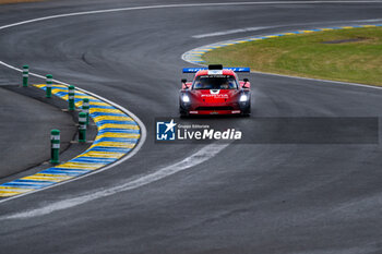 2024-06-15 - Hydrogen car during the pre-race of the 2024 24 Hours of Le Mans, 4th round of the 2024 FIA World Endurance Championship, on the Circuit des 24 Heures du Mans, on June 15, 2024 in Le Mans, France - 24 HEURES DU MANS 2024 - PRE-RACE - ENDURANCE - MOTORS