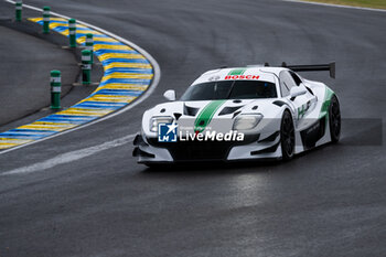 2024-06-15 - Ligier JS2 RH2 during the pre-race of the 2024 24 Hours of Le Mans, 4th round of the 2024 FIA World Endurance Championship, on the Circuit des 24 Heures du Mans, on June 15, 2024 in Le Mans, France - 24 HEURES DU MANS 2024 - PRE-RACE - ENDURANCE - MOTORS