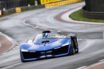 2024-06-15 - Alpine alpenglow during the pre-race of the 2024 24 Hours of Le Mans, 4th round of the 2024 FIA World Endurance Championship, on the Circuit des 24 Heures du Mans, on June 15, 2024 in Le Mans, France - 24 HEURES DU MANS 2024 - PRE-RACE - ENDURANCE - MOTORS