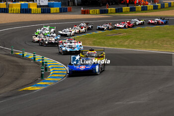 2024-06-15 - start of the race, depart, 02 BAMBER Earl (nzl), LYNN Alex (gbr), PALOU Alex (spa), Cadillac Racing, Cadillac V-Series.R #02, Hypercar, FIA WEC, action during the pre-race of the 2024 24 Hours of Le Mans, 4th round of the 2024 FIA World Endurance Championship, on the Circuit des 24 Heures du Mans, on June 15, 2024 in Le Mans, France - 24 HEURES DU MANS 2024 - PRE-RACE - ENDURANCE - MOTORS