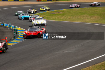 2024-06-15 - start of the race, depart, 70 IRIBE Brendan (usa), MILLROY Ollie (gar), SCHANDORFF Frederik (dnk), Inception Racing, McLaren 720S LMGT3 Evo, LM GT3, action during the pre-race of the 2024 24 Hours of Le Mans, 4th round of the 2024 FIA World Endurance Championship, on the Circuit des 24 Heures du Mans, on June 15, 2024 in Le Mans, France - 24 HEURES DU MANS 2024 - PRE-RACE - ENDURANCE - MOTORS