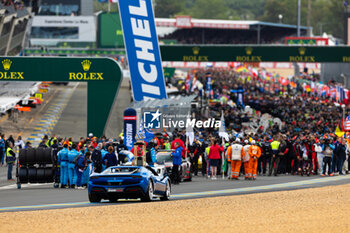 2024-06-15 - Ferrari with 24H trophy during the pre-race of the 2024 24 Hours of Le Mans, 4th round of the 2024 FIA World Endurance Championship, on the Circuit des 24 Heures du Mans, on June 15, 2024 in Le Mans, France - 24 HEURES DU MANS 2024 - PRE-RACE - ENDURANCE - MOTORS