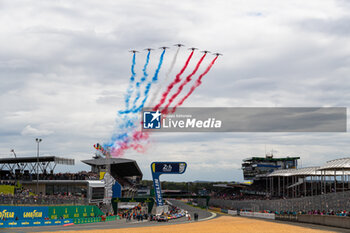 2024-06-15 - Flight over of the national patrol during the pre-race of the 2024 24 Hours of Le Mans, 4th round of the 2024 FIA World Endurance Championship, on the Circuit des 24 Heures du Mans, on June 15, 2024 in Le Mans, France - 24 HEURES DU MANS 2024 - PRE-RACE - ENDURANCE - MOTORS