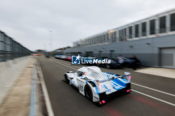 2024-06-15 - Hydrogen parade during the pre-race of the 2024 24 Hours of Le Mans, 4th round of the 2024 FIA World Endurance Championship, on the Circuit des 24 Heures du Mans, on June 15, 2024 in Le Mans, France - 24 HEURES DU MANS 2024 - PRE-RACE - ENDURANCE - MOTORS