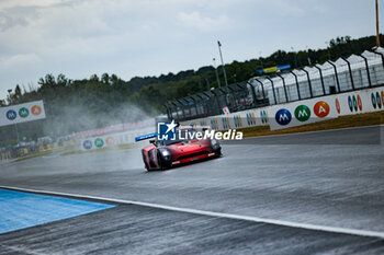 2024-06-15 - Hydrogen parade during the pre-race of the 2024 24 Hours of Le Mans, 4th round of the 2024 FIA World Endurance Championship, on the Circuit des 24 Heures du Mans, on June 15, 2024 in Le Mans, France - 24 HEURES DU MANS 2024 - PRE-RACE - ENDURANCE - MOTORS