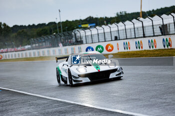 2024-06-15 - Hydrogen parade during the pre-race of the 2024 24 Hours of Le Mans, 4th round of the 2024 FIA World Endurance Championship, on the Circuit des 24 Heures du Mans, on June 15, 2024 in Le Mans, France - 24 HEURES DU MANS 2024 - PRE-RACE - ENDURANCE - MOTORS