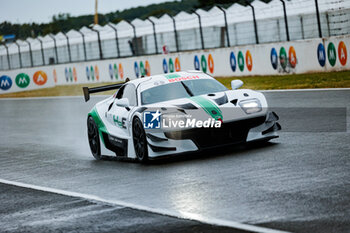 2024-06-15 - Hydrogen parade during the pre-race of the 2024 24 Hours of Le Mans, 4th round of the 2024 FIA World Endurance Championship, on the Circuit des 24 Heures du Mans, on June 15, 2024 in Le Mans, France - 24 HEURES DU MANS 2024 - PRE-RACE - ENDURANCE - MOTORS