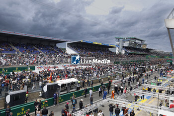 2024-06-15 - pitlane, during the pre-race of the 2024 24 Hours of Le Mans, 4th round of the 2024 FIA World Endurance Championship, on the Circuit des 24 Heures du Mans, on June 15, 2024 in Le Mans, France - 24 HEURES DU MANS 2024 - PRE-RACE - ENDURANCE - MOTORS