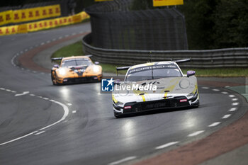 2024-06-15 - 91 LIETZ Richard (aut), SCHURING Morris (nld), SHAHIN Yasser (aus), Manthey EMA, Porsche 911 GT3 R #91, LM GT3, FIA WEC, 92 MALYKHIN Aliaksandr (kna), STURM Joel (ger), BACHLER Klaus (aut), Manthey Purerxcing, Porsche 911 GT3 R #91, LM GT3, FIA WEC, action during the Warm-Up of the 2024 24 Hours of Le Mans, 4th round of the 2024 FIA World Endurance Championship, on the Circuit des 24 Heures du Mans, on June 15, 2024 in Le Mans, France - 24 HEURES DU MANS 2024 - WARM-UP - ENDURANCE - MOTORS