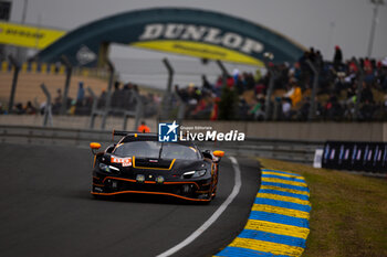 2024-06-15 - 86 WAINWRIGHT Michael (gbr), SERRA Daniel (bra), PERA Riccardo (ita), GR Racing, Ferrari 296 LMGT3 #86, LM GT3, action during the Warm-Up of the 2024 24 Hours of Le Mans, 4th round of the 2024 FIA World Endurance Championship, on the Circuit des 24 Heures du Mans, on June 15, 2024 in Le Mans, France - 24 HEURES DU MANS 2024 - WARM-UP - ENDURANCE - MOTORS