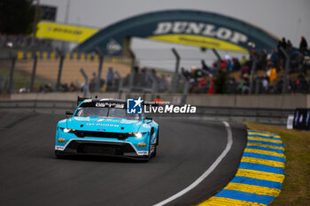 2024-06-15 - 77 BARKER Ben (gbr), HARDWICK Ryan (usa), ROBICHON Zacharie (can), Proton Competition, Ford Mustang GT3 #77, LM GT3, FIA WEC, action during the Warm-Up of the 2024 24 Hours of Le Mans, 4th round of the 2024 FIA World Endurance Championship, on the Circuit des 24 Heures du Mans, on June 15, 2024 in Le Mans, France - 24 HEURES DU MANS 2024 - WARM-UP - ENDURANCE - MOTORS