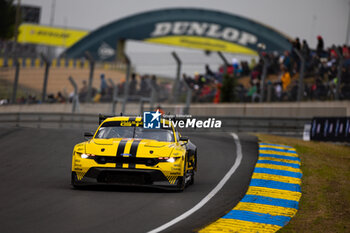 2024-06-15 - 44 HARTSHORNE John (gbr), TUCK Ben (ger), MIES Christopher (ger), Proton Competition, Ford Mustang LMGT3, LMGT3, action during the Warm-Up of the 2024 24 Hours of Le Mans, 4th round of the 2024 FIA World Endurance Championship, on the Circuit des 24 Heures du Mans, on June 15, 2024 in Le Mans, France - 24 HEURES DU MANS 2024 - WARM-UP - ENDURANCE - MOTORS