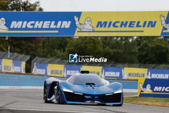 2024-06-15 - Alpenglow, during the Warm-Up of the 2024 24 Hours of Le Mans, 4th round of the 2024 FIA World Endurance Championship, on the Circuit des 24 Heures du Mans, on June 15, 2024 in Le Mans, France - 24 HEURES DU MANS 2024 - WARM-UP - ENDURANCE - MOTORS