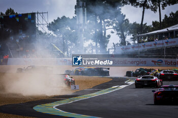 2024-06-15 - start of the race, depart, during the Road to Le Mans 2024, 3rd round of the 2024 Michelin Le Mans Cup, on the Circuit des 24 Heures du Mans, from June 12 to 15, 2024 in Le Mans, France - AUTO - ROAD TO LE MANS 2024 - ENDURANCE - MOTORS