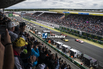 2024-06-15 - 06 ESTRE Kevin (fra), LOTTERER André (ger), VANTHOOR Laurens (bel), Porsche Penske Motorsport, Porsche 963 #06, Hypercar, FIA WEC, 03 BOURDAIS Sébastien (fra), VAN DER ZANDE Renger (ned), DIXON Scott (nzl), Cadillac Racing, Cadillac V-Series.R #03, Hypercar, 50 FUOCO Antonio (ita), MOLINA Miguel (spa), NIELSEN Nicklas (dnk), Ferrari AF Corse, Ferrari 499P #50, Hypercar, FIA WEC, 51 PIER GUIDI Alessandro (ita), CALADO James (gbr), GIOVINAZZI Antonio (ita), Ferrari AF Corse, Ferrari 499P #51, Hypercar, FIA WEC, action start of the race, depart, during the 2024 24 Hours of Le Mans, 4th round of the 2024 FIA World Endurance Championship, on the Circuit des 24 Heures du Mans, from June 15 to 16, 2024 in Le Mans, France - 24 HEURES DU MANS 2024 - RACE - ENDURANCE - MOTORS