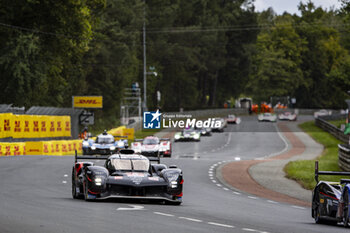 2024-06-15 - 08 BUEMI Sébastien (swi), HARTLEY Brendon (nzl), HIRAKAWA Ryo (jpn), Toyota Gazoo Racing, Toyota GR010 - Hybrid #08, Hypercar, FIA WEC, action during the 2024 24 Hours of Le Mans, 4th round of the 2024 FIA World Endurance Championship, on the Circuit des 24 Heures du Mans, from June 15 to 16, 2024 in Le Mans, France - 24 HEURES DU MANS 2024 - RACE - ENDURANCE - MOTORS