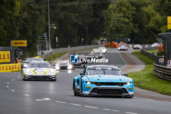 2024-06-15 - 77 BARKER Ben (gbr), HARDWICK Ryan (usa), ROBICHON Zacharie (can), Proton Competition, Ford Mustang GT3 #77, LM GT3, FIA WEC, action during the 2024 24 Hours of Le Mans, 4th round of the 2024 FIA World Endurance Championship, on the Circuit des 24 Heures du Mans, from June 15 to 16, 2024 in Le Mans, France - 24 HEURES DU MANS 2024 - RACE - ENDURANCE - MOTORS