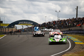 2024-06-15 - 19 GROSJEAN Romain (fra), CALDARELLI Andrea (ita), CAIROLI Matteo (ita), Lamborghini Iron Lynx, Lamborghini SC63 #19, Hypercar, action during the 2024 24 Hours of Le Mans, 4th round of the 2024 FIA World Endurance Championship, on the Circuit des 24 Heures du Mans, from June 15 to 16, 2024 in Le Mans, France - 24 HEURES DU MANS 2024 - RACE - ENDURANCE - MOTORS