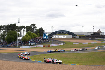 2024-06-15 - 06 ESTRE Kevin (fra), LOTTERER André (ger), VANTHOOR Laurens (bel), Porsche Penske Motorsport, Porsche 963 #06, Hypercar, FIA WEC, 50 FUOCO Antonio (ita), MOLINA Miguel (spa), NIELSEN Nicklas (dnk), Ferrari AF Corse, Ferrari 499P #50, Hypercar, FIA WEC, START during the 2024 24 Hours of Le Mans, 4th round of the 2024 FIA World Endurance Championship, on the Circuit des 24 Heures du Mans, from June 15 to 16, 2024 in Le Mans, France - 24 HEURES DU MANS 2024 - RACE - ENDURANCE - MOTORS