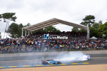 2024-06-15 - 15 VANTHOOR Dries (bel), MARCIELLO Raffaele (swi), WITTMANN Marco (ger), BMW M Team WRT, BMW Hybrid V8 #15, Hypercar, FIA WEC, crash, accident, during the 2024 24 Hours of Le Mans, 4th round of the 2024 FIA World Endurance Championship, on the Circuit des 24 Heures du Mans, from June 15 to 16, 2024 in Le Mans, France - 24 HEURES DU MANS 2024 - RACE - ENDURANCE - MOTORS