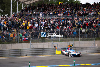 2024-06-15 - 15 VANTHOOR Dries (bel), MARCIELLO Raffaele (swi), WITTMANN Marco (ger), BMW M Team WRT, BMW Hybrid V8 #15, Hypercar, FIA WEC, crash, accident, during the 2024 24 Hours of Le Mans, 4th round of the 2024 FIA World Endurance Championship, on the Circuit des 24 Heures du Mans, from June 15 to 16, 2024 in Le Mans, France - 24 HEURES DU MANS 2024 - RACE - ENDURANCE - MOTORS