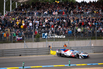 2024-06-15 - 15 VANTHOOR Dries (bel), MARCIELLO Raffaele (swi), WITTMANN Marco (ger), BMW M Team WRT, BMW Hybrid V8 #15, Hypercar, FIA WEC, crash, accident, during the 2024 24 Hours of Le Mans, 4th round of the 2024 FIA World Endurance Championship, on the Circuit des 24 Heures du Mans, from June 15 to 16, 2024 in Le Mans, France - 24 HEURES DU MANS 2024 - RACE - ENDURANCE - MOTORS