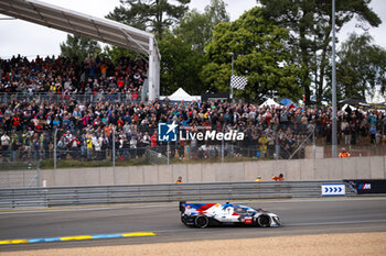 2024-06-15 - 15 VANTHOOR Dries (bel), MARCIELLO Raffaele (swi), WITTMANN Marco (ger), BMW M Team WRT, BMW Hybrid V8 #15, Hypercar, FIA WEC, crash, accident, during the 2024 24 Hours of Le Mans, 4th round of the 2024 FIA World Endurance Championship, on the Circuit des 24 Heures du Mans, from June 15 to 16, 2024 in Le Mans, France - 24 HEURES DU MANS 2024 - RACE - ENDURANCE - MOTORS