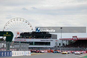 2024-06-15 - Start of the race 06 ESTRE Kevin (fra), LOTTERER André (ger), VANTHOOR Laurens (bel), Porsche Penske Motorsport, Porsche 963 #06, Hypercar, FIA WEC, action 03 BOURDAIS Sébastien (fra), VAN DER ZANDE Renger (ned), DIXON Scott (nzl), Cadillac Racing, Cadillac V-Series.R #03, Hypercar, action during the 2024 24 Hours of Le Mans, 4th round of the 2024 FIA World Endurance Championship, on the Circuit des 24 Heures du Mans, from June 15 to 16, 2024 in Le Mans, France - 24 HEURES DU MANS 2024 - RACE - ENDURANCE - MOTORS