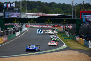 2024-06-15 - 02 BAMBER Earl (nzl), LYNN Alex (gbr), PALOU Alex (spa), Cadillac Racing, Cadillac V-Series.R #02, Hypercar, FIA WEC, action during the 2024 24 Hours of Le Mans, 4th round of the 2024 FIA World Endurance Championship, on the Circuit des 24 Heures du Mans, from June 15 to 16, 2024 in Le Mans, France - 24 HEURES DU MANS 2024 - RACE - ENDURANCE - MOTORS