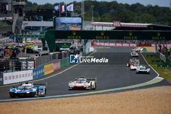 2024-06-15 - 38 RASMUSSEN Oliver (dnk), HANSON Philip (gbr), BUTTON Jenson (gbr), Hertz Team Jota, Porsche 963 #38, Hypercar, FIA WEC, action during the 2024 24 Hours of Le Mans, 4th round of the 2024 FIA World Endurance Championship, on the Circuit des 24 Heures du Mans, from June 15 to 16, 2024 in Le Mans, France - 24 HEURES DU MANS 2024 - RACE - ENDURANCE - MOTORS