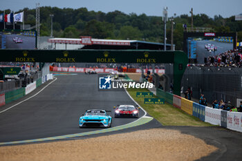 2024-06-15 - 77 BARKER Ben (gbr), HARDWICK Ryan (usa), ROBICHON Zacharie (can), Proton Competition, Ford Mustang GT3 #77, LM GT3, FIA WEC, action during the 2024 24 Hours of Le Mans, 4th round of the 2024 FIA World Endurance Championship, on the Circuit des 24 Heures du Mans, from June 15 to 16, 2024 in Le Mans, France - 24 HEURES DU MANS 2024 - RACE - ENDURANCE - MOTORS