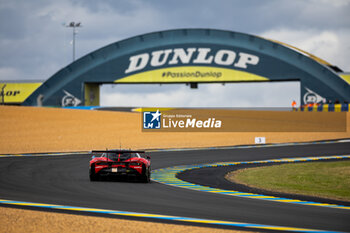 2024-06-15 - 70 IRIBE Brendan (usa), MILLROY Ollie (gar), SCHANDORFF Frederik (dnk), Inception Racing, McLaren 720S LMGT3 Evo, LM GT3, action during the 2024 24 Hours of Le Mans, 4th round of the 2024 FIA World Endurance Championship, on the Circuit des 24 Heures du Mans, from June 15 to 16, 2024 in Le Mans, France - 24 HEURES DU MANS 2024 - RACE - ENDURANCE - MOTORS