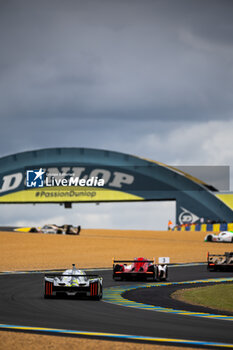 2024-06-15 - 94 VANDOORNE Stoffel (bel), DUVAL Loïc (fra), DI RESTA Paul (gbr), Peugeot TotalEnergies, Peugeot 9x8 #94, Hypercar, FIA WEC, action during the 2024 24 Hours of Le Mans, 4th round of the 2024 FIA World Endurance Championship, on the Circuit des 24 Heures du Mans, from June 15 to 16, 2024 in Le Mans, France - 24 HEURES DU MANS 2024 - RACE - ENDURANCE - MOTORS