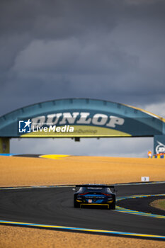 2024-06-15 - 27 JAMES Ian (usa), MANCINELLI Daniel (ita), RIBERAS Alex (spa), Heart of Racing Team, Aston Martin Vantage GT3 #27, LM GT3, FIA WEC, action during the 2024 24 Hours of Le Mans, 4th round of the 2024 FIA World Endurance Championship, on the Circuit des 24 Heures du Mans, from June 15 to 16, 2024 in Le Mans, France - 24 HEURES DU MANS 2024 - RACE - ENDURANCE - MOTORS