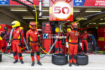 2024-06-15 - 50 FUOCO Antonio (ita), MOLINA Miguel (spa), NIELSEN Nicklas (dnk), Ferrari AF Corse, Ferrari 499P #50, Hypercar, FIA WEC, pit stop during the 2024 24 Hours of Le Mans, 4th round of the 2024 FIA World Endurance Championship, on the Circuit des 24 Heures du Mans, from June 15 to 16, 2024 in Le Mans, France - 24 HEURES DU MANS 2024 - RACE - ENDURANCE - MOTORS