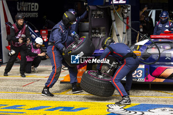 2024-06-15 - Pit stop, 23 KEATING Ben (usa), ALBUQUERQUE Filipe (prt), HANLEY Ben (gbr), United Autosports USA, Oreca 07 - Gibson #23 PRO/AM, LMP2, action during the 2024 24 Hours of Le Mans, 4th round of the 2024 FIA World Endurance Championship, on the Circuit des 24 Heures du Mans, from June 15 to 16, 2024 in Le Mans, France - 24 HEURES DU MANS 2024 - RACE - ENDURANCE - MOTORS